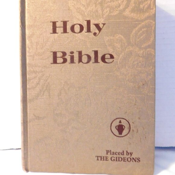 The Holy Bible Old & New Testaments Placed by the Gideons 1982 - Picture 1 of 3